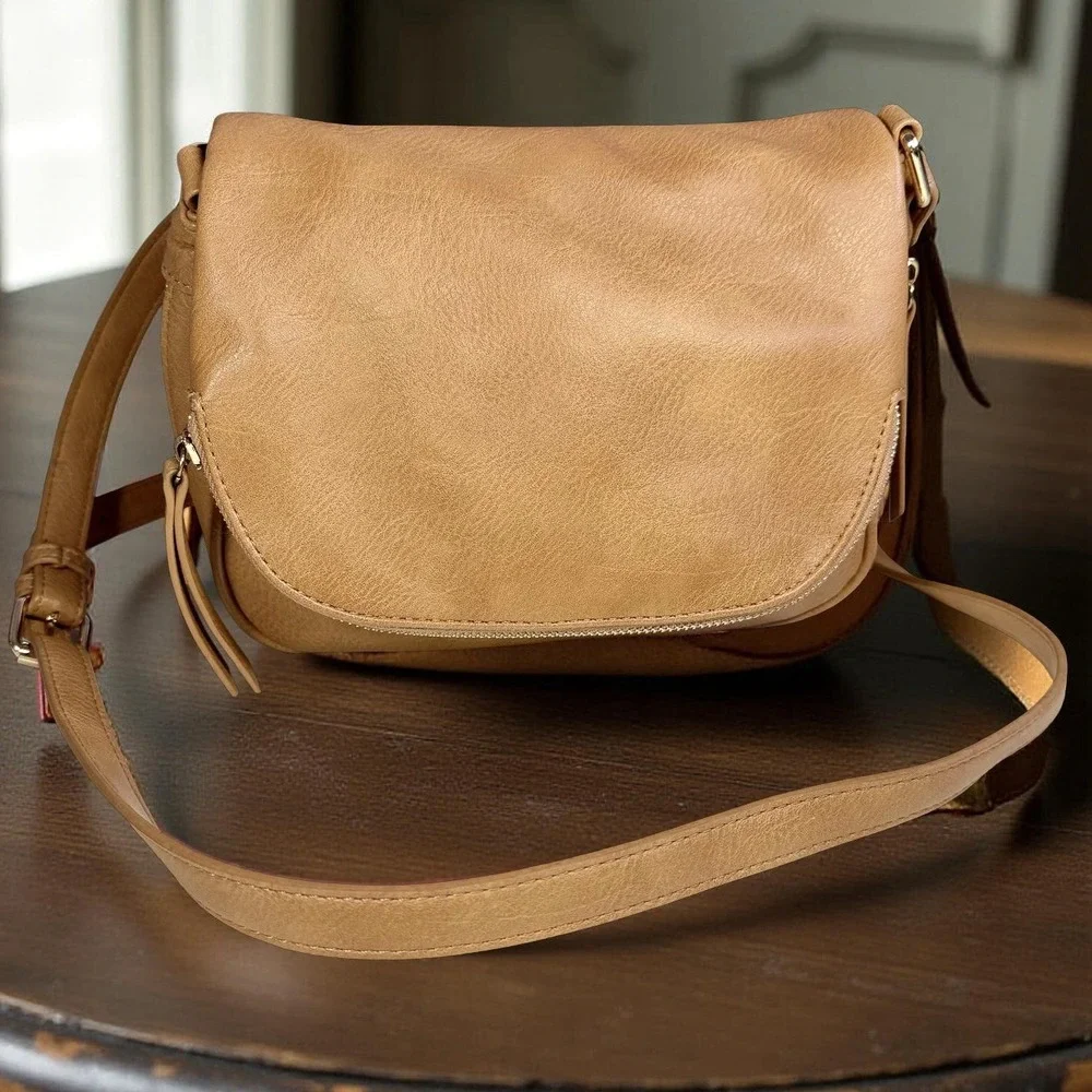 Classic Leather Crossbody Bag in Tan